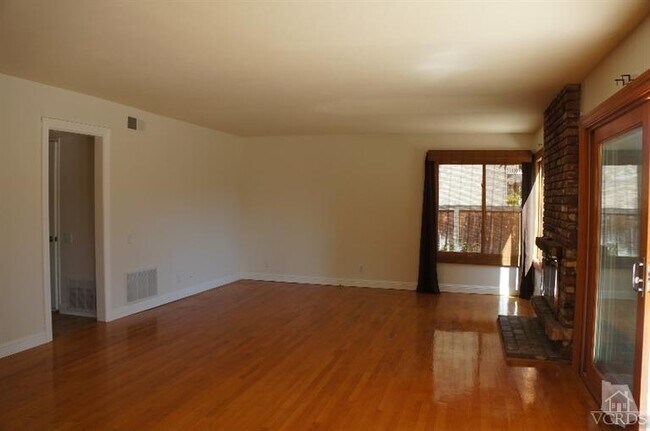 Building Photo - 2623 Velarde Dr