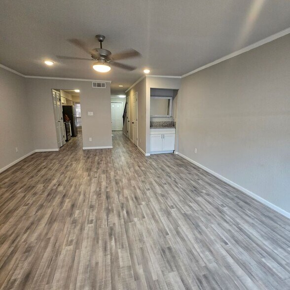 Building Photo - 8355 Nairn St