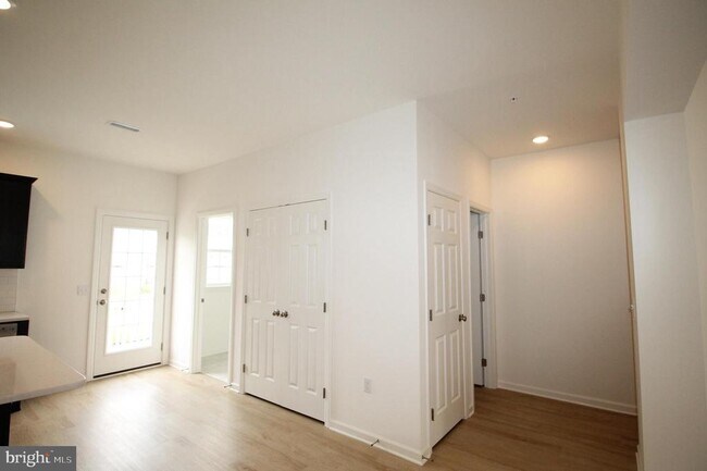 Building Photo - 2445 Spring Water Cir
