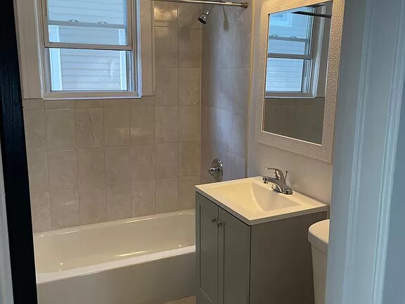 Building Photo - 139 Myrtle Ave