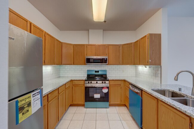 Building Photo - 301 Harbour Town Dr