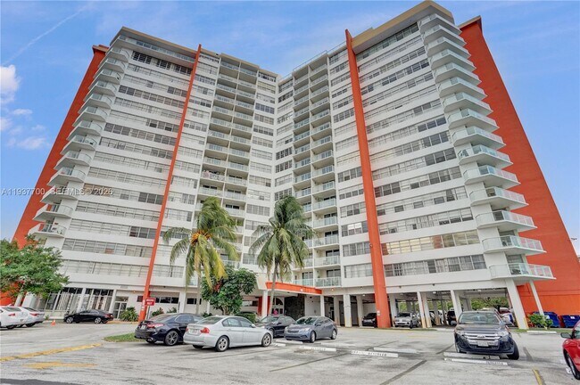 Building Photo - 1351 NE Miami Gardens Dr