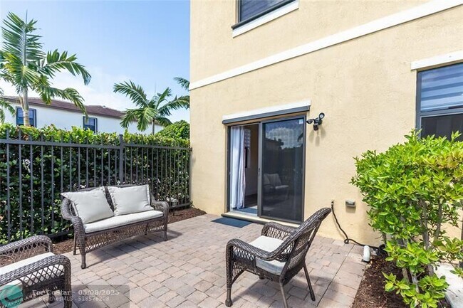 Building Photo - 4637 Caspian Way