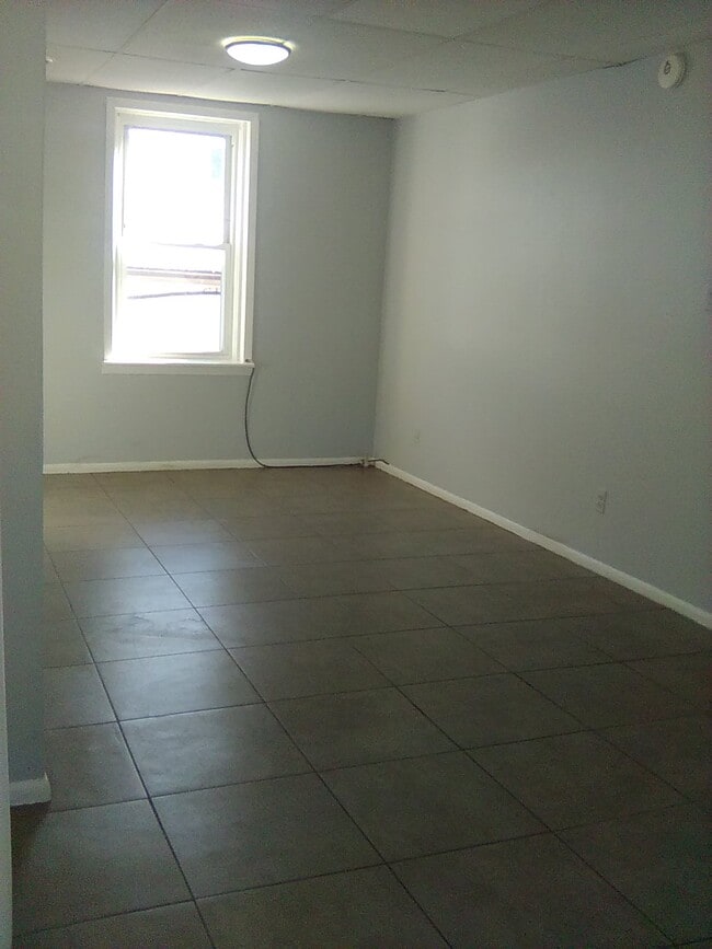 Building Photo - 1 bedroom apartment for rent