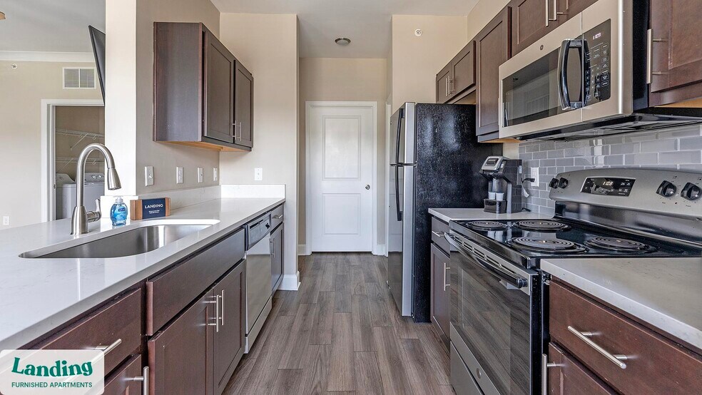 Building Photo - 195 N Creek Dr