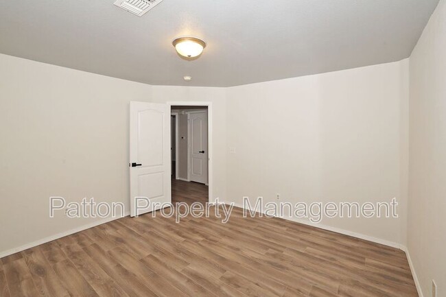 Building Photo - 6205 Janae St
