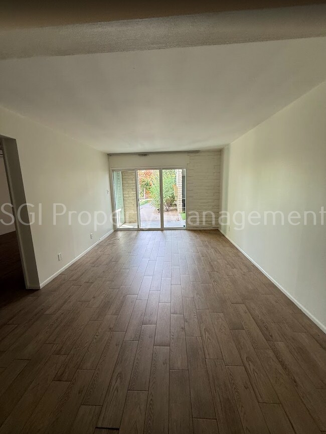 Building Photo - 4356 N 36th Pl