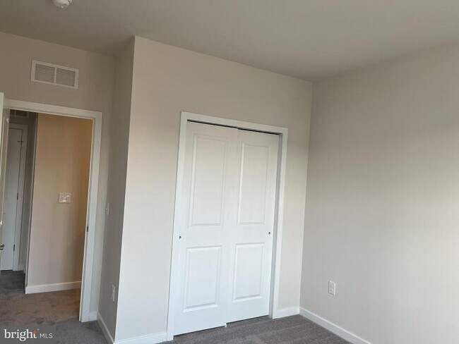 Building Photo - 777 Platinum Dr