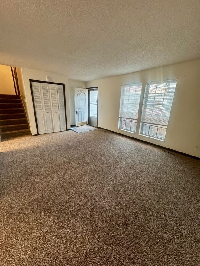 Building Photo - Vista Grande Terrace/4 Bedroom Home