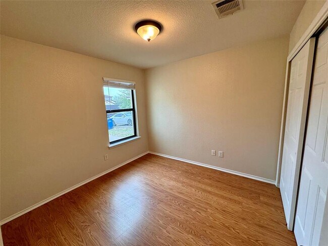 Building Photo - 5620 Victory Gallop Dr