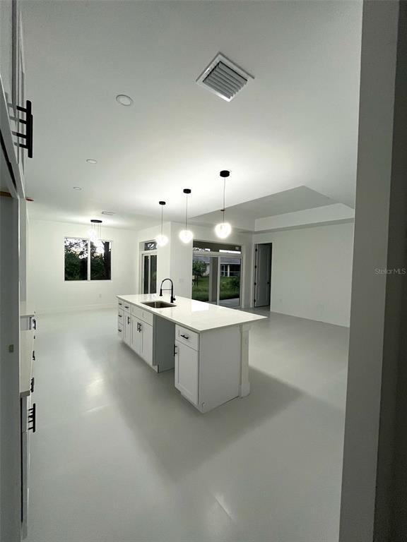 Building Photo - 1043 Brenton Ave