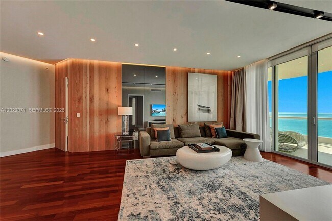 Building Photo - 16051 Collins Ave