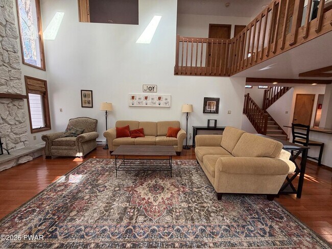 Building Photo - 811 Paddock Ct
