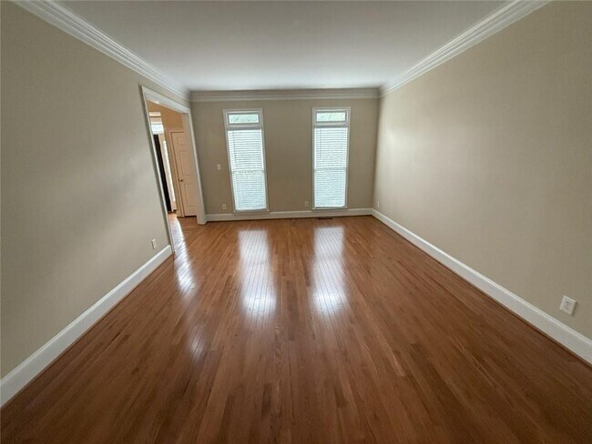 Building Photo - 715 Apsley Way