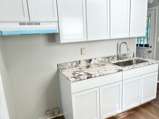 Building Photo - 219 N 37th St