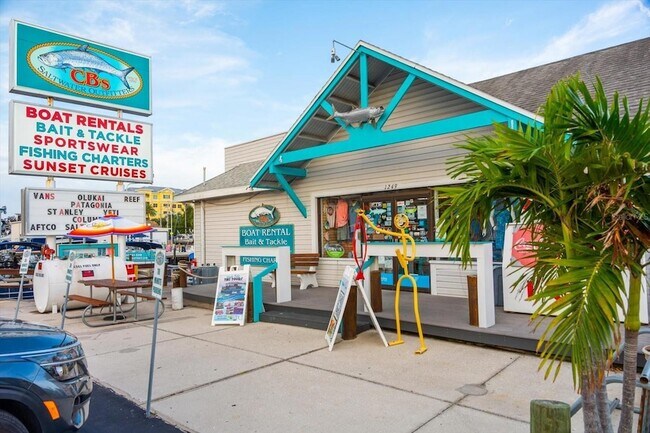 Building Photo - 6708 Sarasea Cir