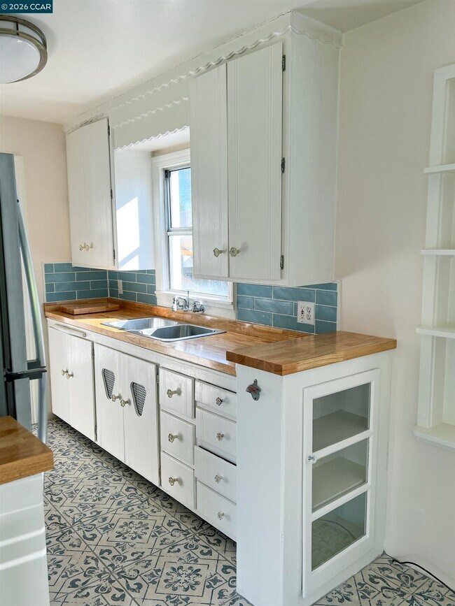 Building Photo - 192 Viewmont Ave