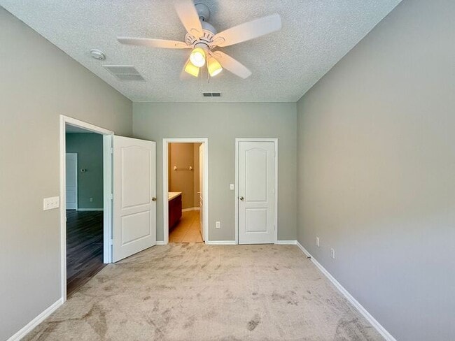Building Photo - GREAT 3/2 HOME IN WATERSIDE SOUTHEAST ORLANDO