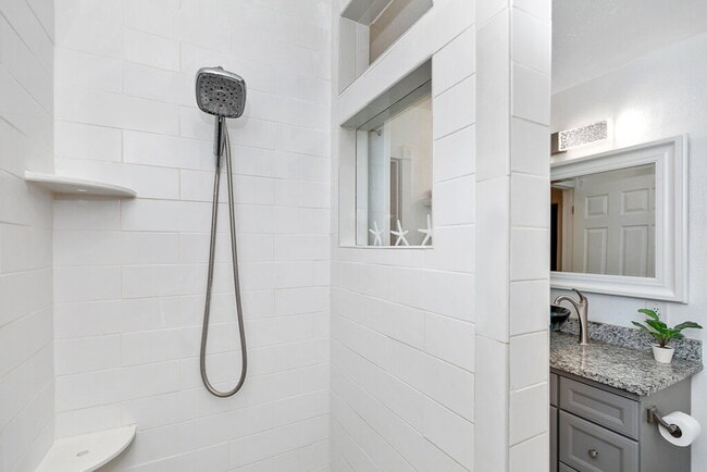 Building Photo - "3-Bedroom, 2-Bathroom Solar Home with a Pool in Mesa Del Sol!"