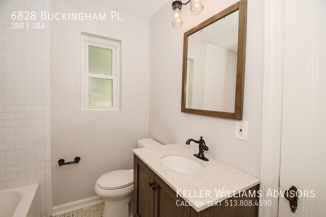 Building Photo - 6828 Buckingham Pl