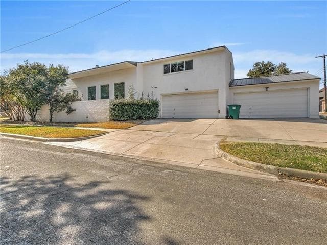 Building Photo - 3700 W 6th St