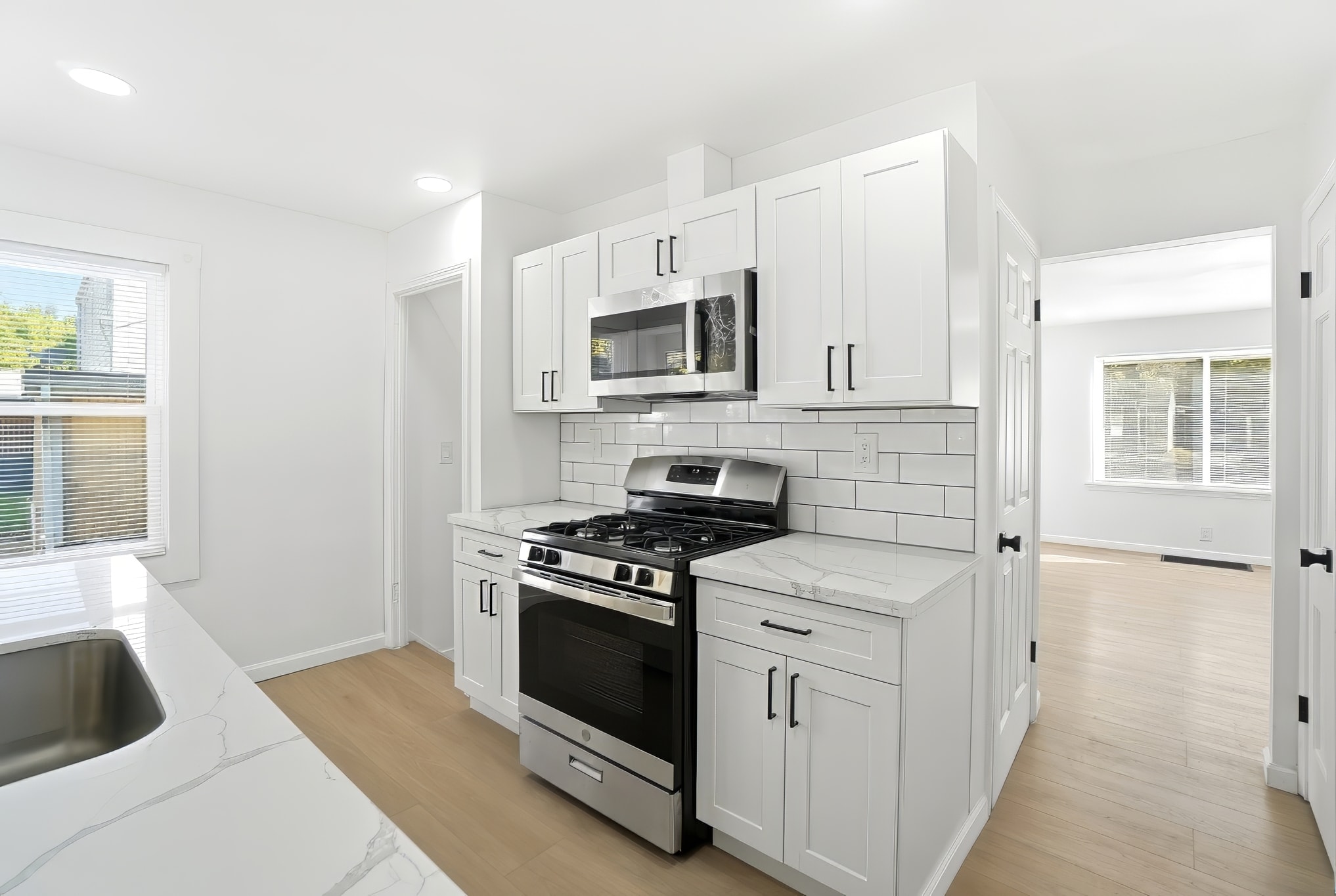 Building Photo - 509 N Rosedale Ave