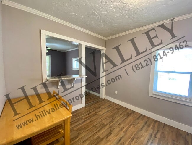 Building Photo - Two Bedroom Home in East Side Location