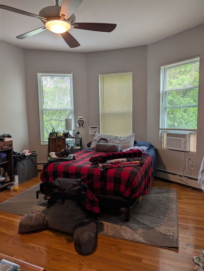 Building Photo - SEPTEMBER 1 - Dorchester Savin Hill 3 bedr...