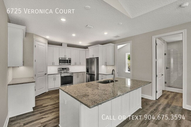 Building Photo - 6725 Veronica Ct