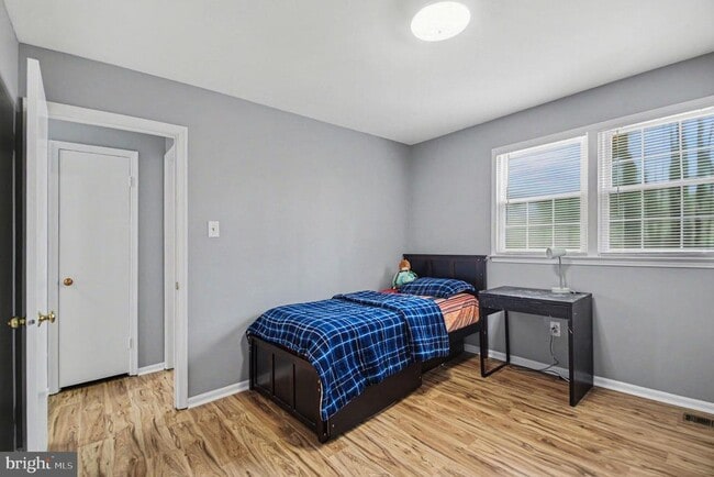 Building Photo - 7207 Jayhawk St