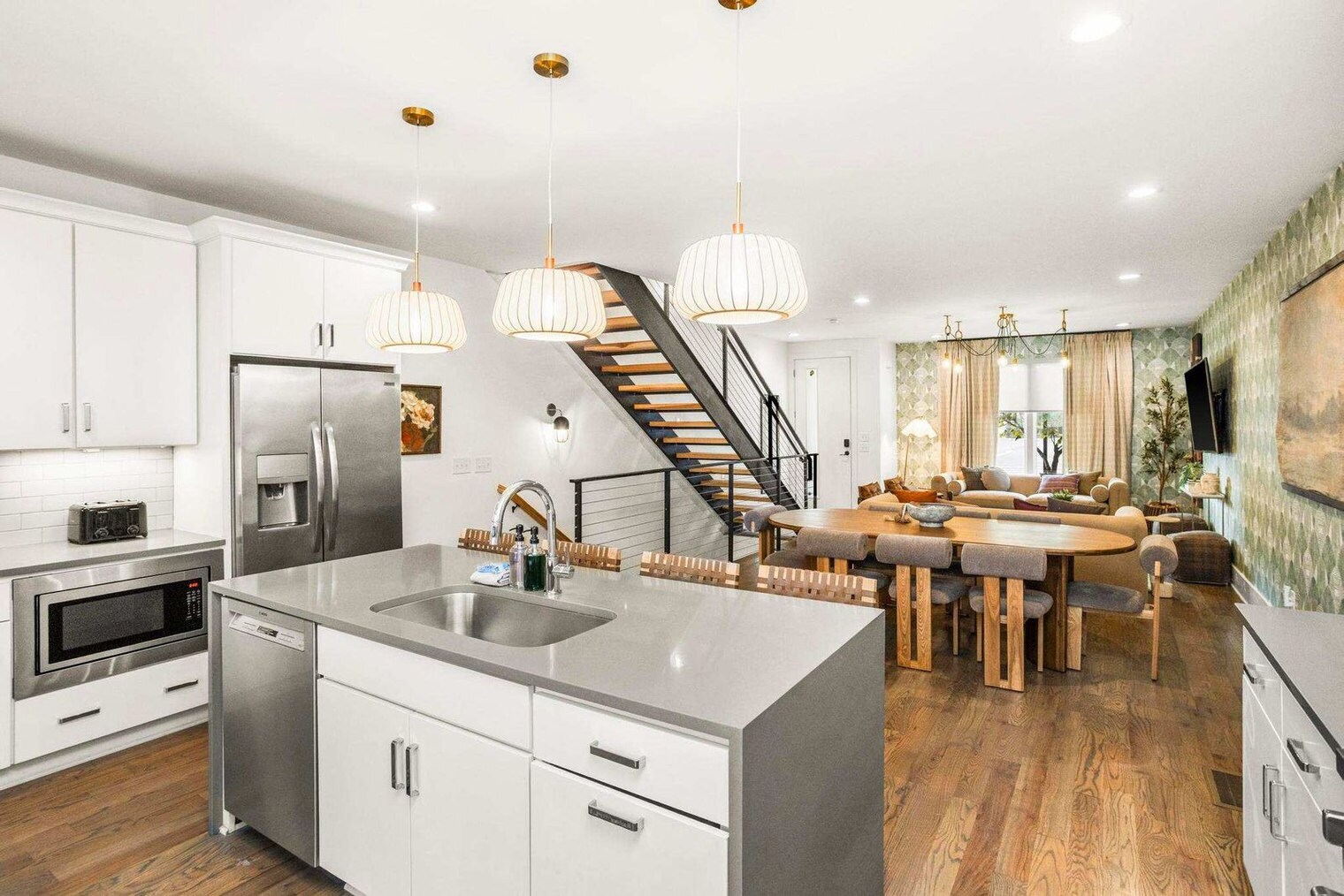 Building Photo - 1712 8th Ave S