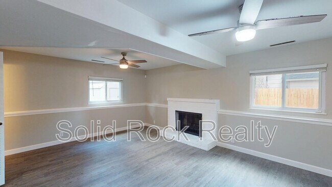 Building Photo - 7284 Sioux Cir S