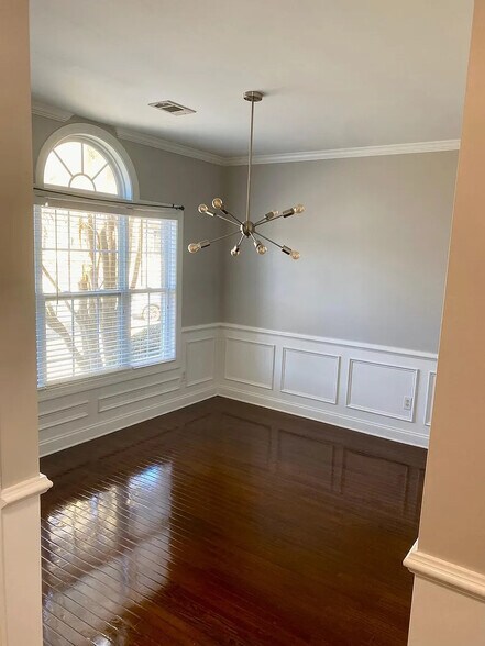 Building Photo - Room in Townhome on Bayrose Cir