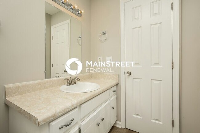 Building Photo - 3 Bedroom Pet-Friendly Home in La Vergne, TN with Main Street Renewal