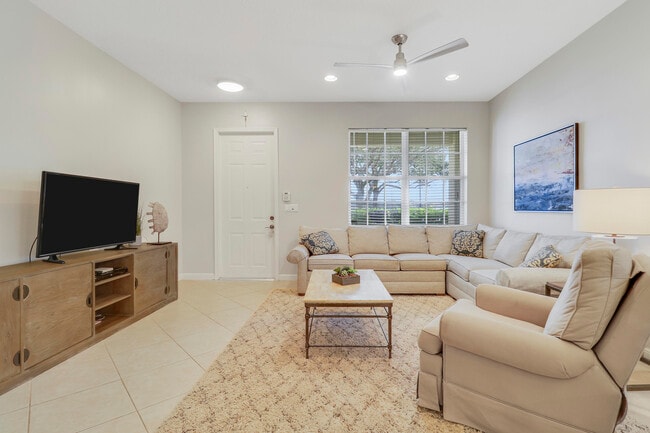 Building Photo - 231 Evergrene Pkwy