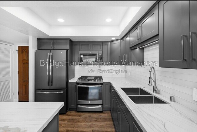 Building Photo - 4055 Falcon St