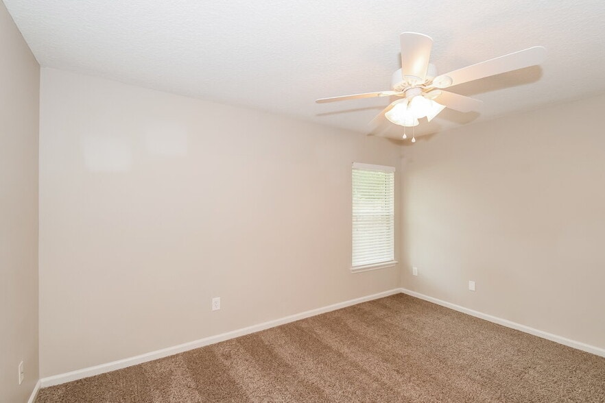 Building Photo - 14060 Red Rock Lake Dr