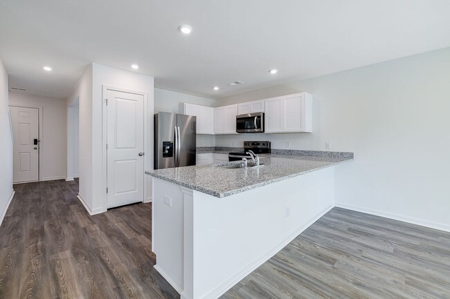 Building Photo - Brand New Construction! 5 Bedroom, 3 Bathr...