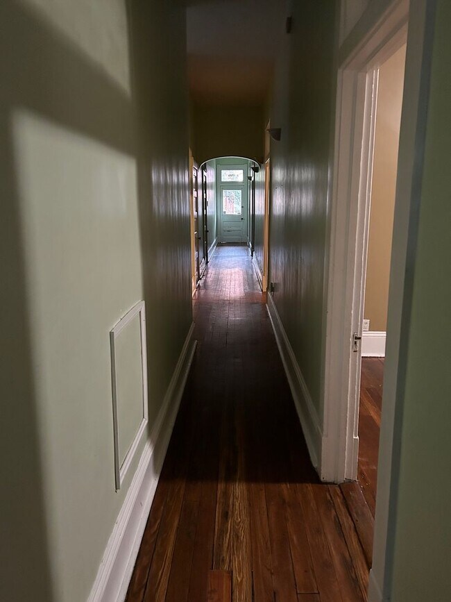 Building Photo - Savannah 1ST Floor of Duplex on Whitaker Street @ 34th-Near Forsyth Park