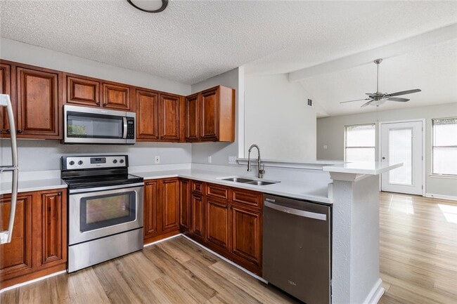 Building Photo - 1803 Heatherglen Ln