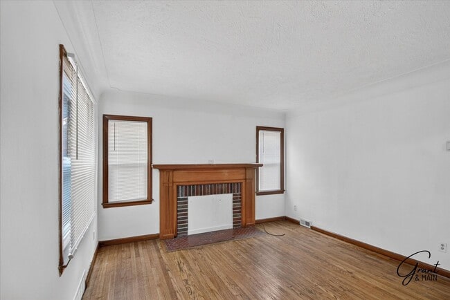Building Photo - 11434 Laing St