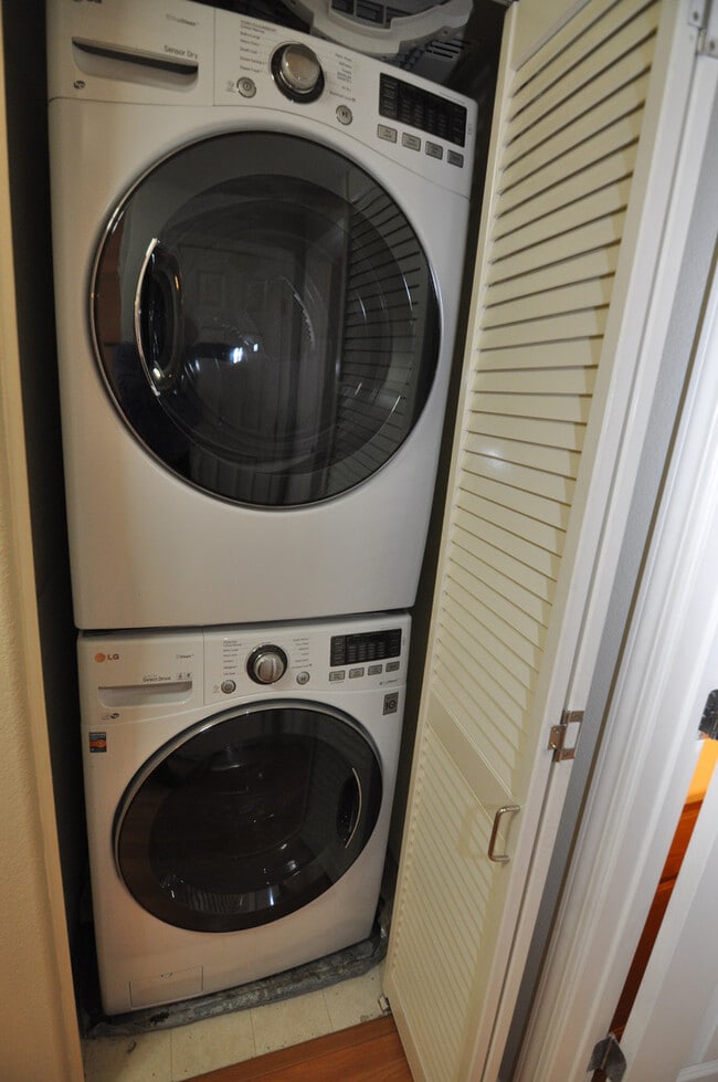 Building Photo - 1390 Saddle Rack St