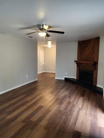 Building Photo - 9696 Walnut St