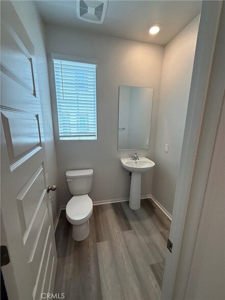 Building Photo - 40475 Melrose Dr