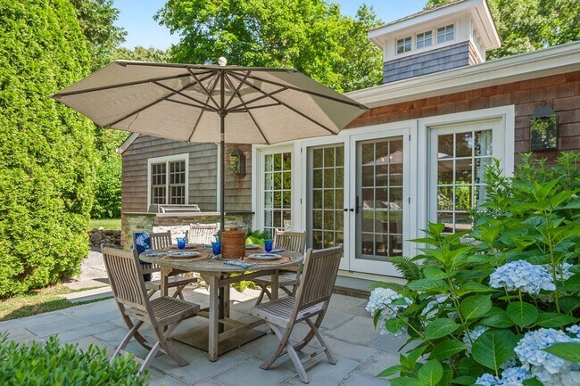 Building Photo - 35 Harris Ln