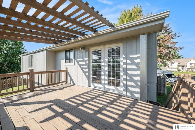 Building Photo - 3105 Mirror Cir