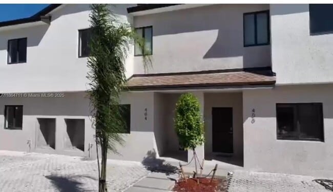 Building Photo - 417 SW 1st St