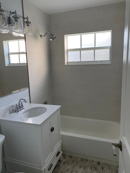 Bathroom - 1729 N 16th Ct
