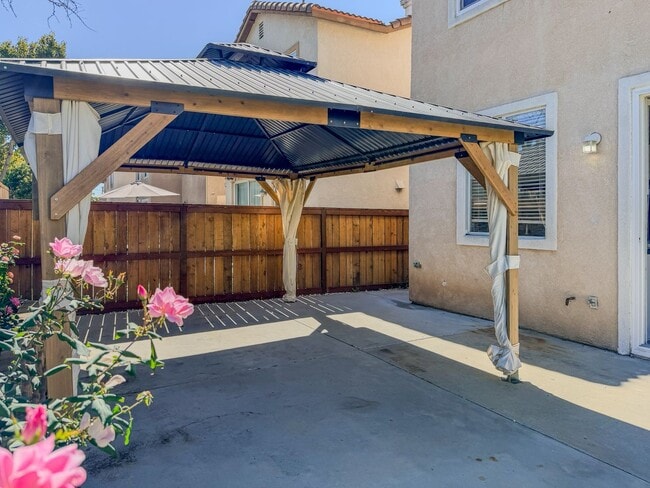 Building Photo - 818 Navigator Way