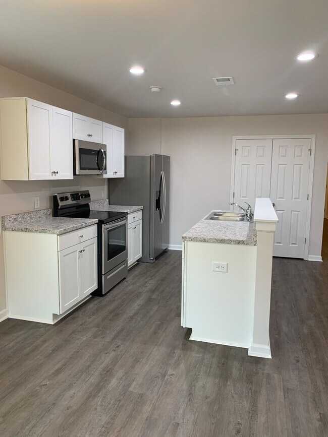 Building Photo - Now Pre-Leasing — Spacious 4 Bed, 2 Bath Home in Tucker Farms!